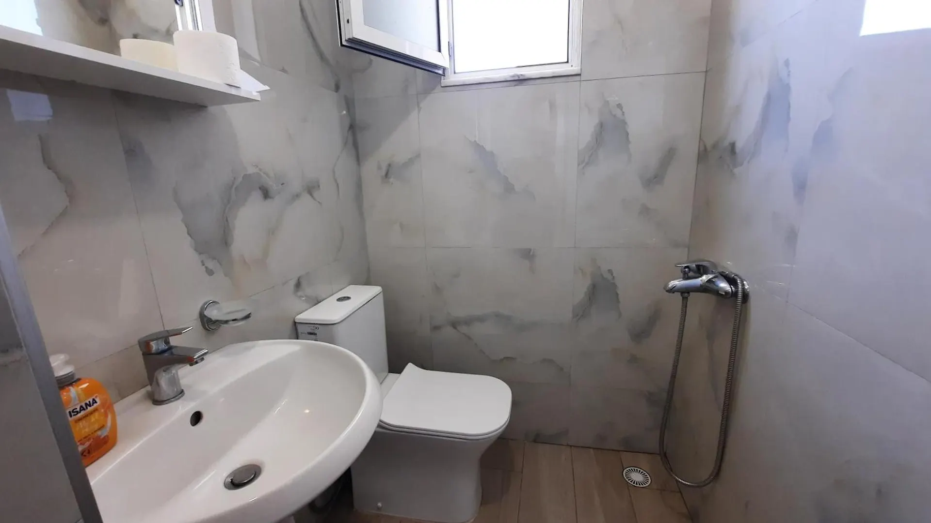 Qeparo Relax Home Apartment